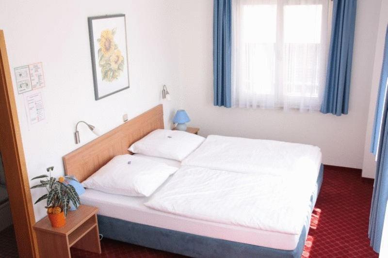 Hotel Schillerplatz Öhringen Eksteriør billede